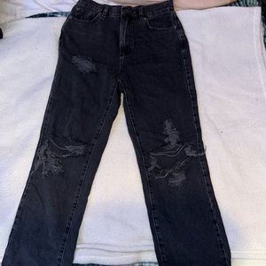 Garage black denim ripped jeans. Baggy mom jeans size 27 (5). Fits a size small.